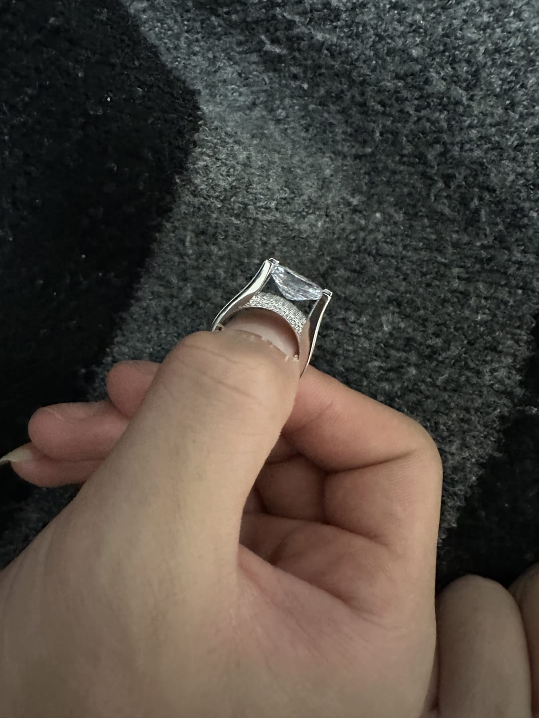 Customer photo review of Solarii New Arrived 5.0ct Oval Cut Engagement Ring