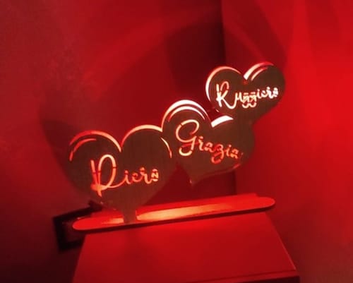 Customer photo review of Lampada Cuori Personalizzata Con Nomi Famiglia o Coppia