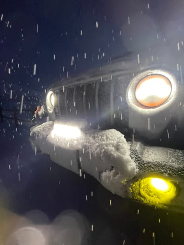 Customer photo review of 18+ Jeep JL / '20+ Jeep Gladiator VX LED Headlight Kit - Black Chrome | Amber Halo