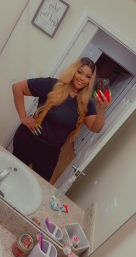 Customer photo review of Luvwin 13x4 Frontal Pre-cut Lace Ombre Blonde Color Wig With Black Hair Root Body Wave Hair