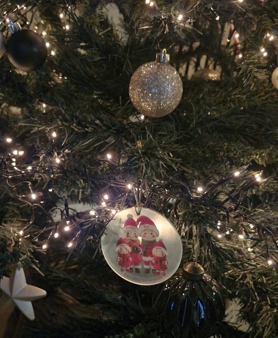 Customer photo review of Geschenkverpackung für Baumschmuck Rot/Gold