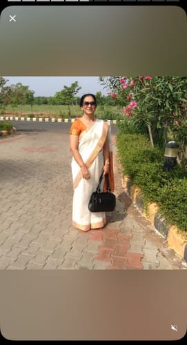 Customer photo review of Pashtush Women'S Soft Fine Wool Scarf, Paisley Weave, Beige
