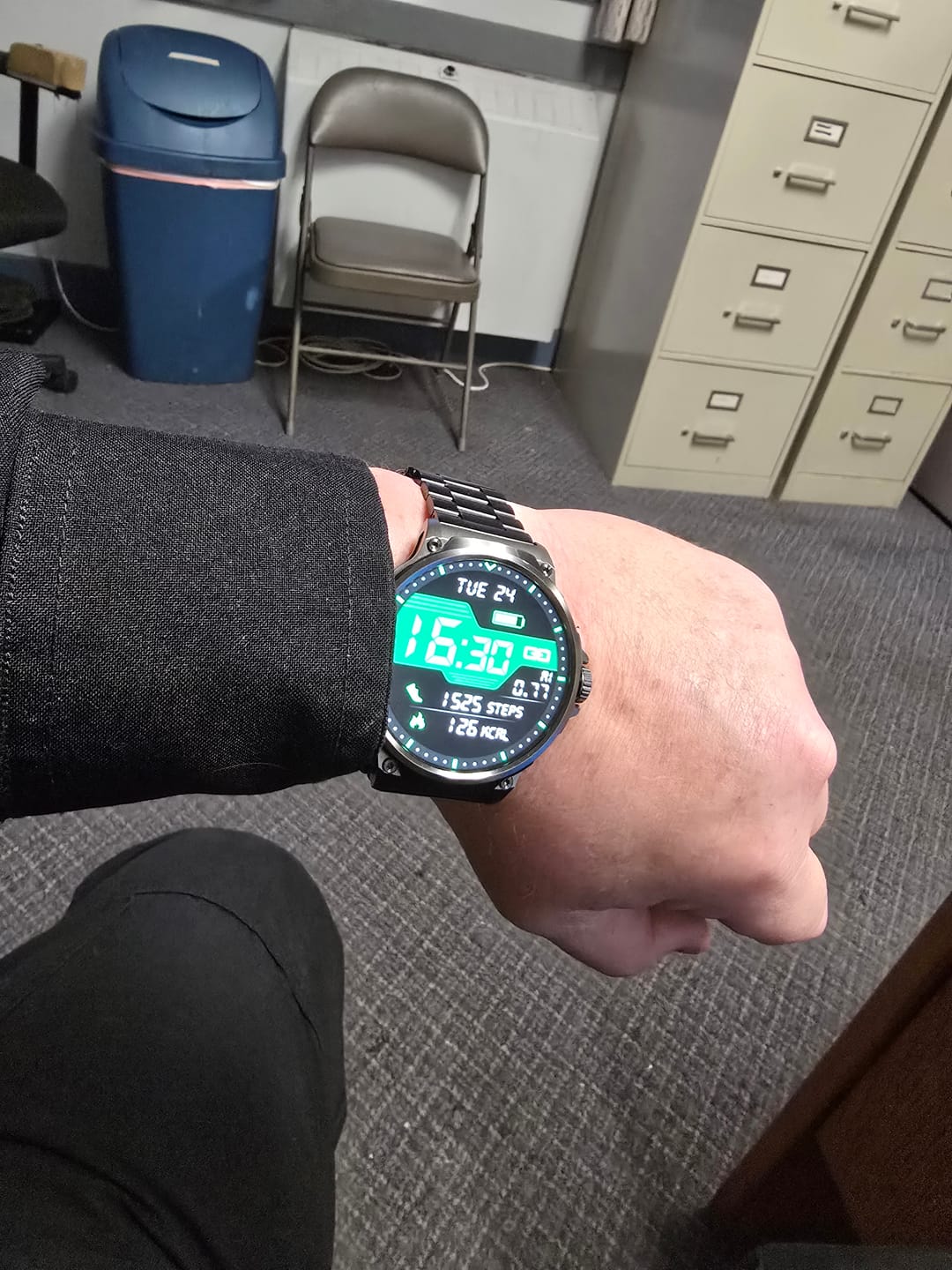 Customer photo review of ZE™ Pulse Smartwatch | Expansive Display, Real Time Health and BP Monitoring