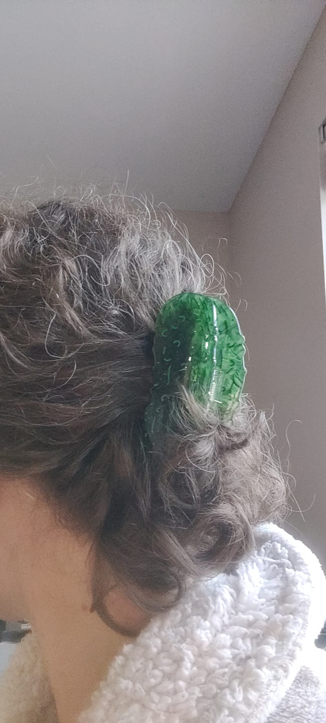 Customer photo review of Large Pickle Hair Claw Clip