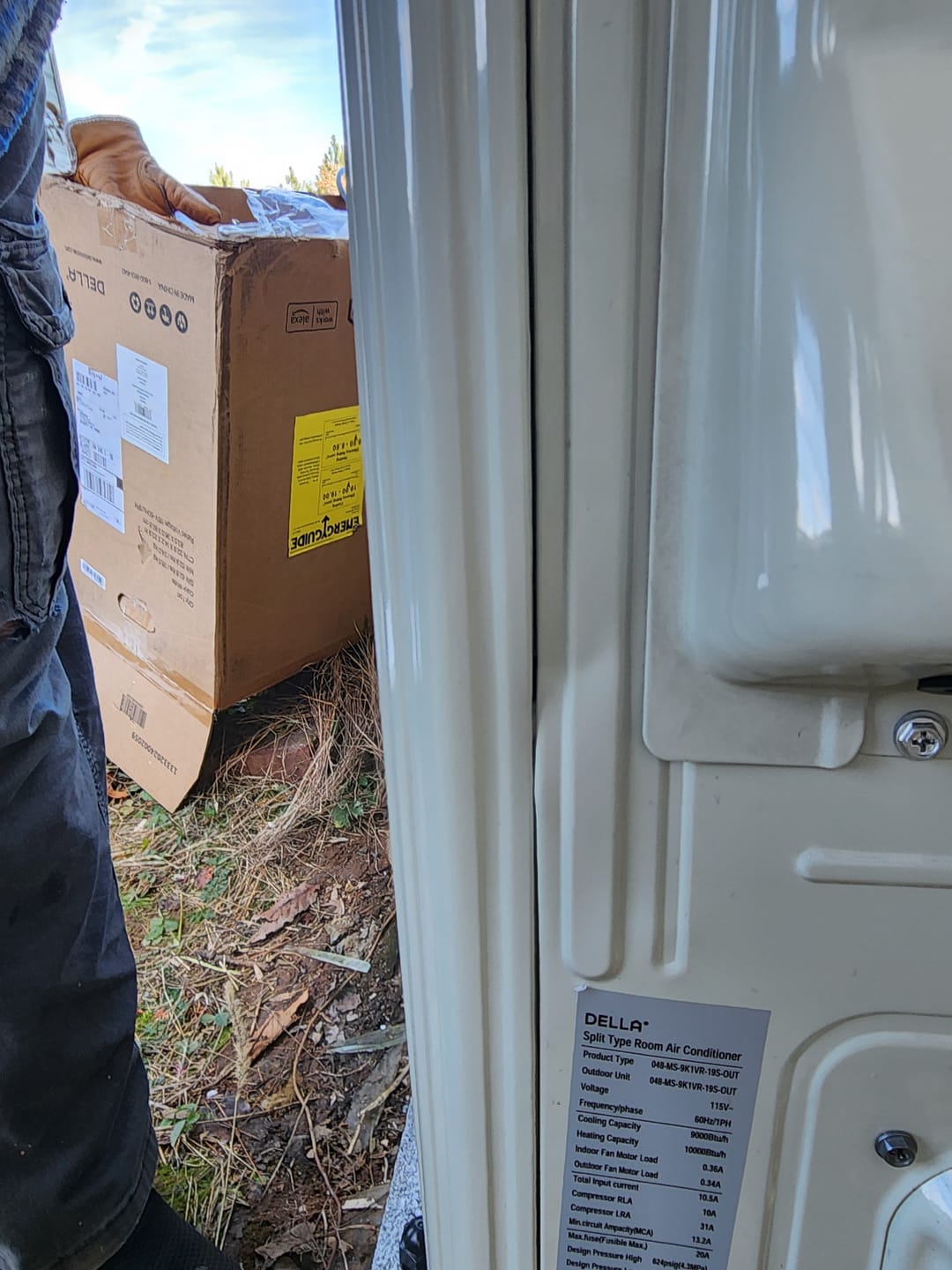 Customer photo review of DELLA Motto Series 12000 BTU 20 SEER2 Mini Split Heat Pump AC – 115V, Up to 550 Sq.Ft.