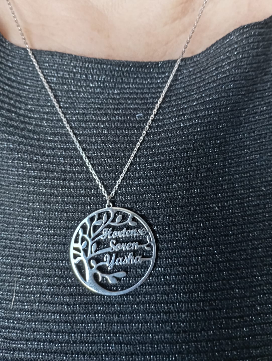 Customer photo review of Collier Prénom Arbre Généalogique - Arbre de vie