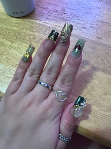 Customer photo review of Green Queen - RTS