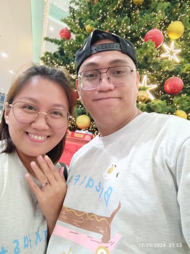 Customer photo review of .50ct Aristi Twisted Engagement Ring