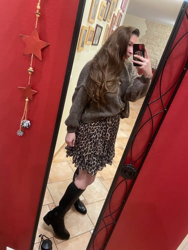 Customer photo review of Grace Volant Rock - Leo