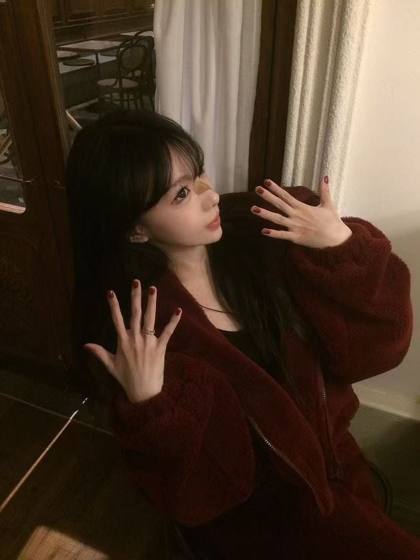 Customer photo review of Rase le sol Oversized Red Fleece Lounge Set