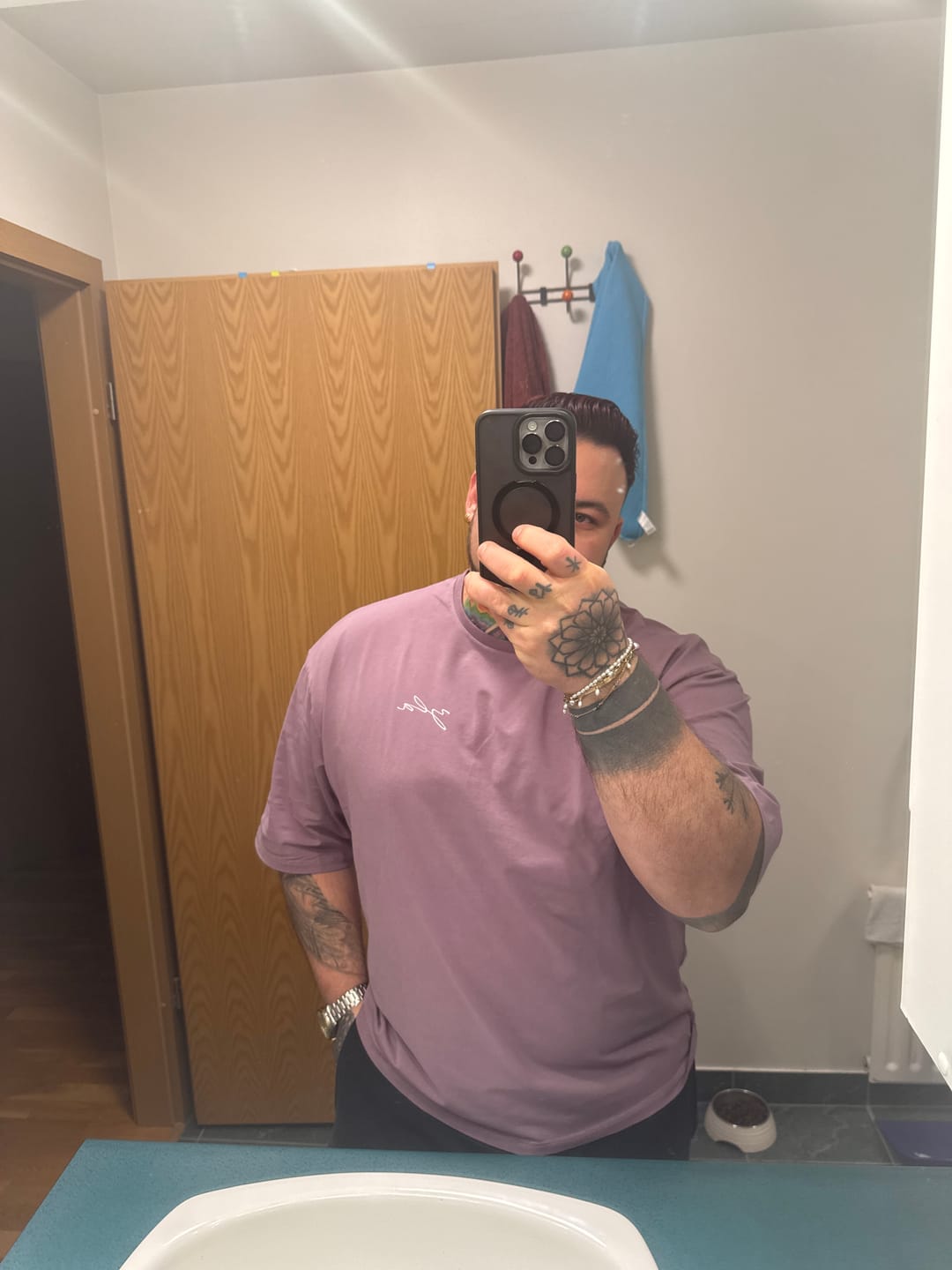 Customer photo review of 464 Skyline Super Sized Tees