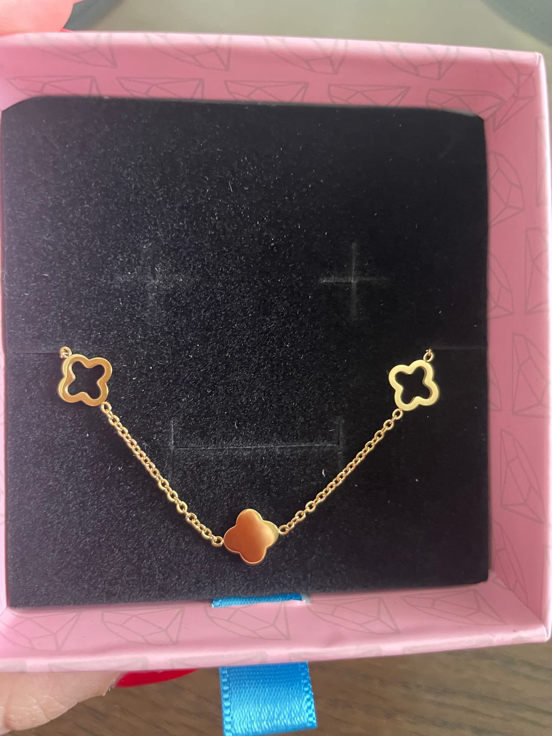 Customer photo review of Clover Armband | 18K vergoldet