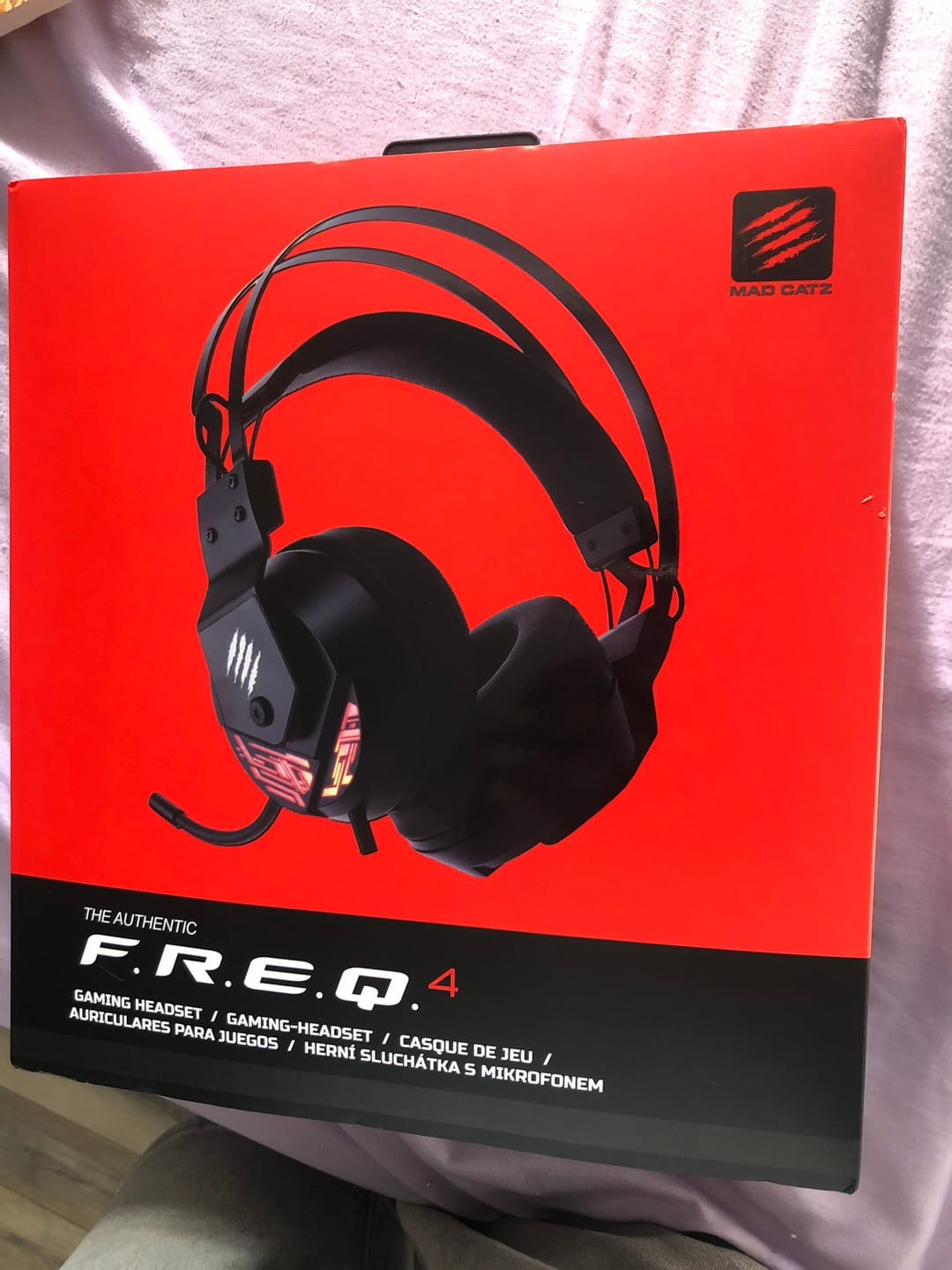 Customer photo review of Audifono Gamer RGB FREQ 4*