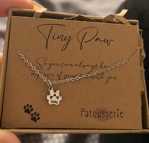 Customer photo review of Κολιέ με χάραξη το όνομα του Δικού σας Κατοικίδιου - Tiny Paw