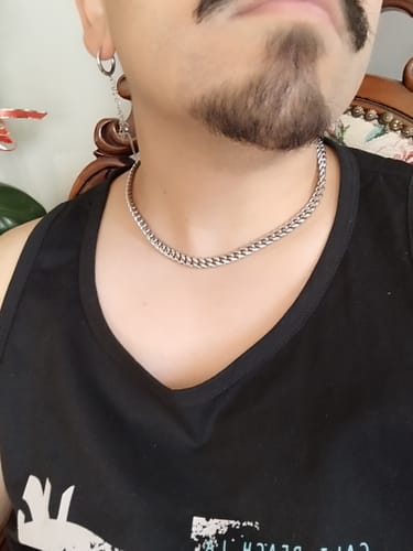 Reseña con foto de un cliente sobre Cadena Cuban Link 8mm