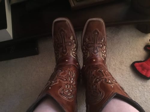 Customer photo review of "ALAS" BROWN | WOMEN SQUARE TOE BOOTS