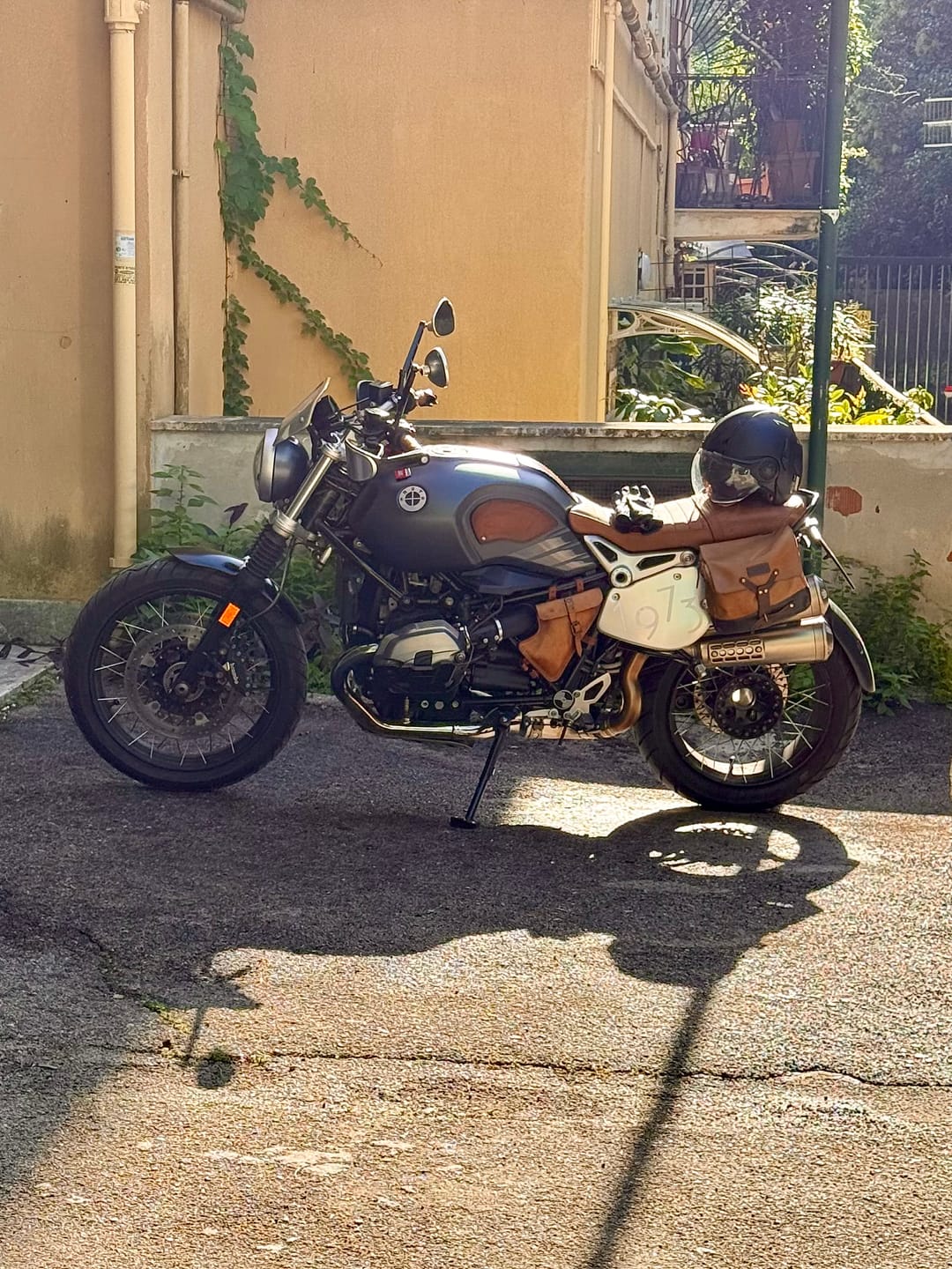 Customer photo review of messenger bag