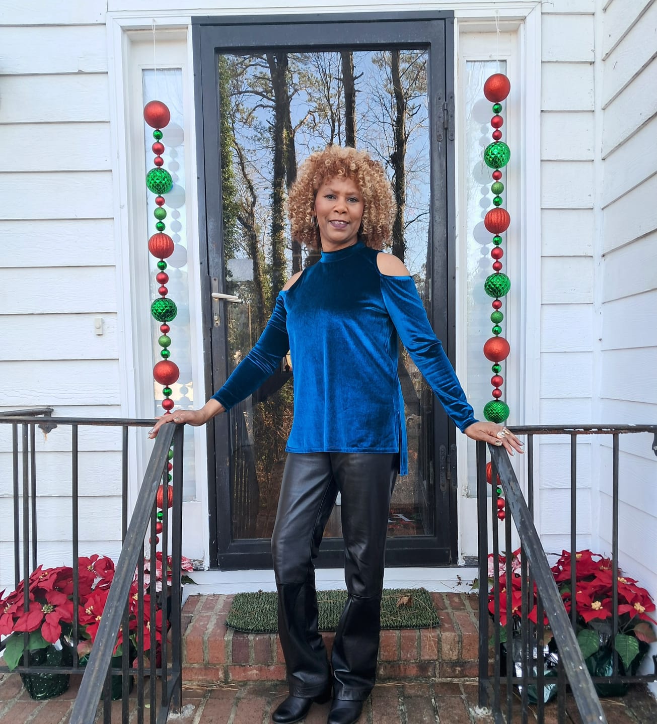 Customer photo review of Shake N Go Legacy Human Hair Mastermix Full Wig - ALEXANDRIA