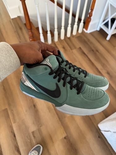 Customer photo review of Nike Kobe 4 Protro Girl Dad