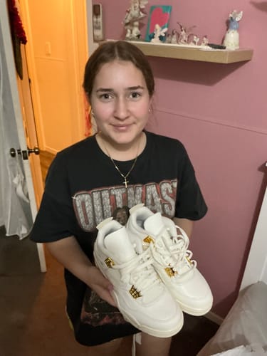 Customer photo review of Nike Air Jordan 4 Retro 'Metallic Gold' Women's