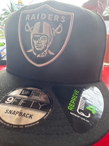 Customer photo review of 9FIFTY Las Vegas Raiders Gray Outline Repreve Black Snapback