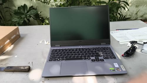 Customer photo review of Laptop Lenovo LOQ 15.6" FHD Ryzen 7 7435HS / RTX 4060 8GB / 16GB RAM / 512GB SSD / 144Hz/ 83JC0000US