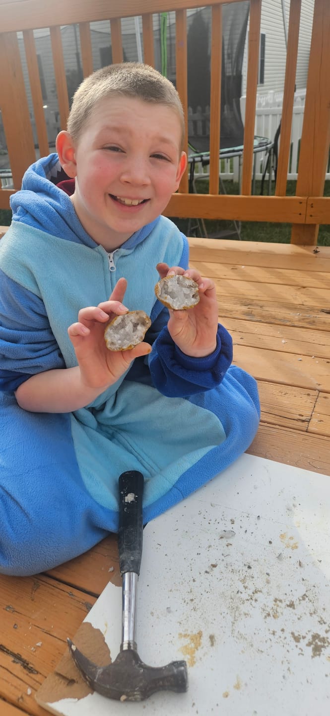 Customer photo review of Bucket of Geodes - Gallon