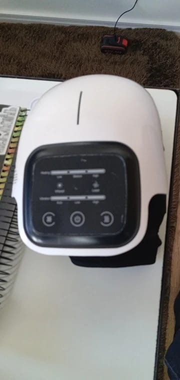 Customer photo review of SootheStride Knee Reliever Pro
