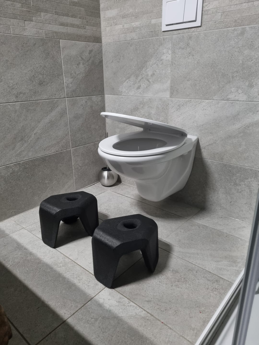 Customer photo review of stuul® Toilet Stool | The Poop Stool - Made in Germany (Classic Collection)