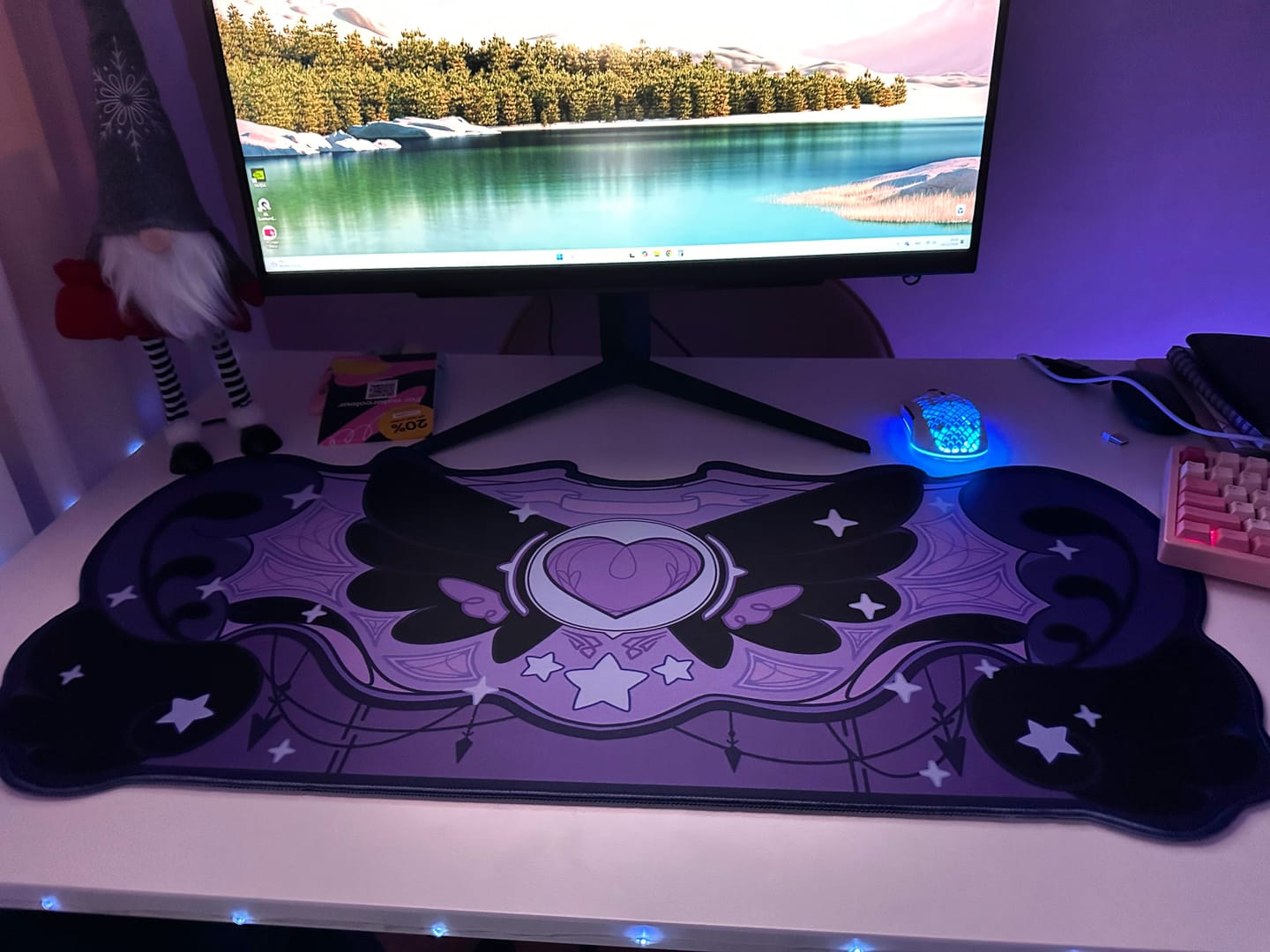 Customer photo review of GeekShare Dark Star Wings Mouse Pad