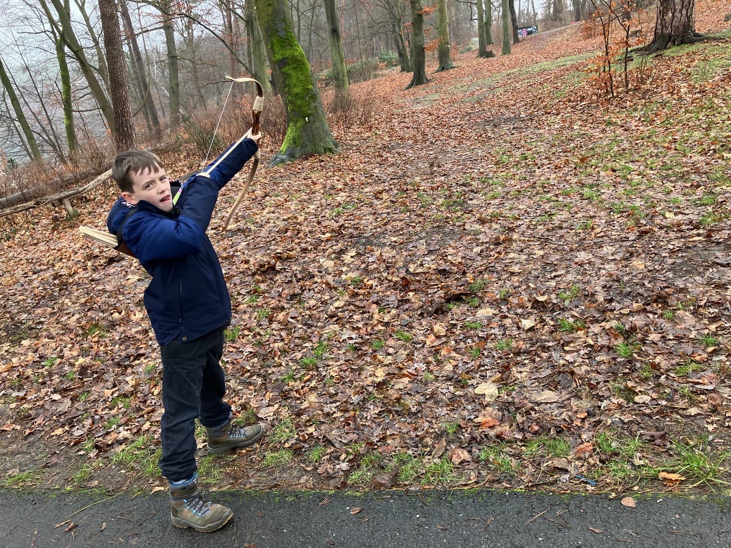 Customer photo review of Holzbogen Set mit 10 Pfeilen, Köcher, 3 Zielscheiben und Aufbewahrungstasche