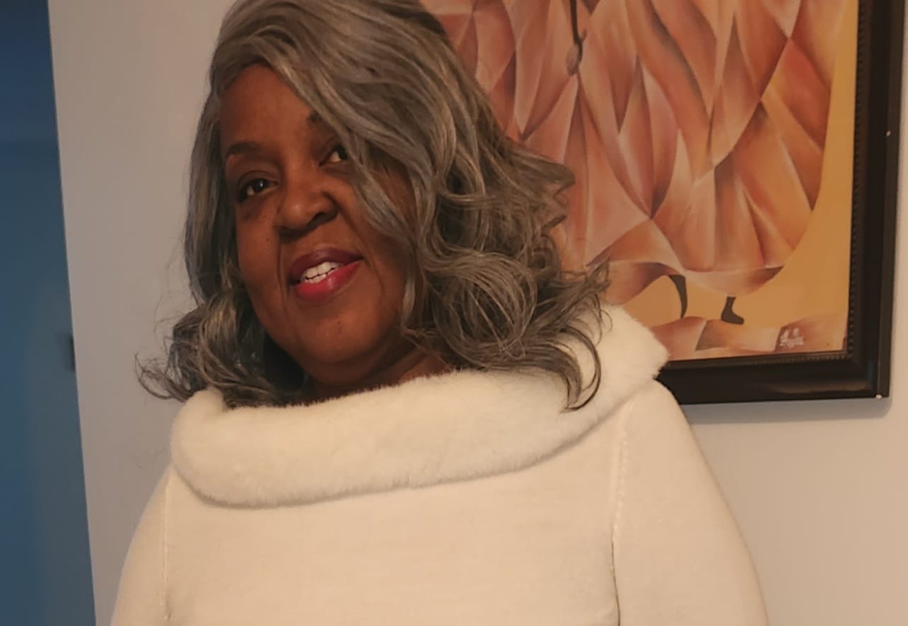 Customer photo review of Sensationnel Dashly Salt & Pepper Synthetic HD Lace Front Wig - SP LACE UNIT 6