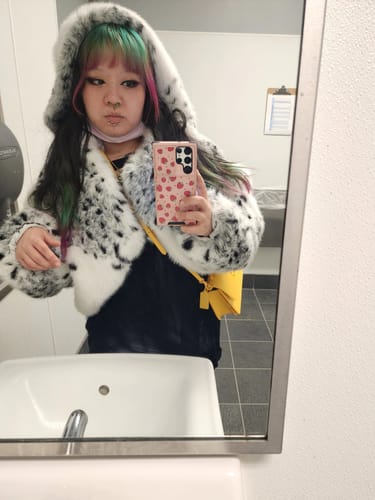 Customer photo review of LEO-CITY LEOPARD FAUX FUR JACKET