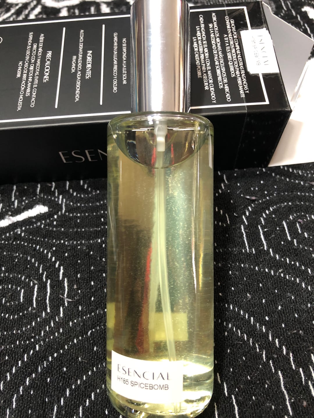 Customer photo review of H185 Inspirado en: Spicebomb - Viktor & Rolf