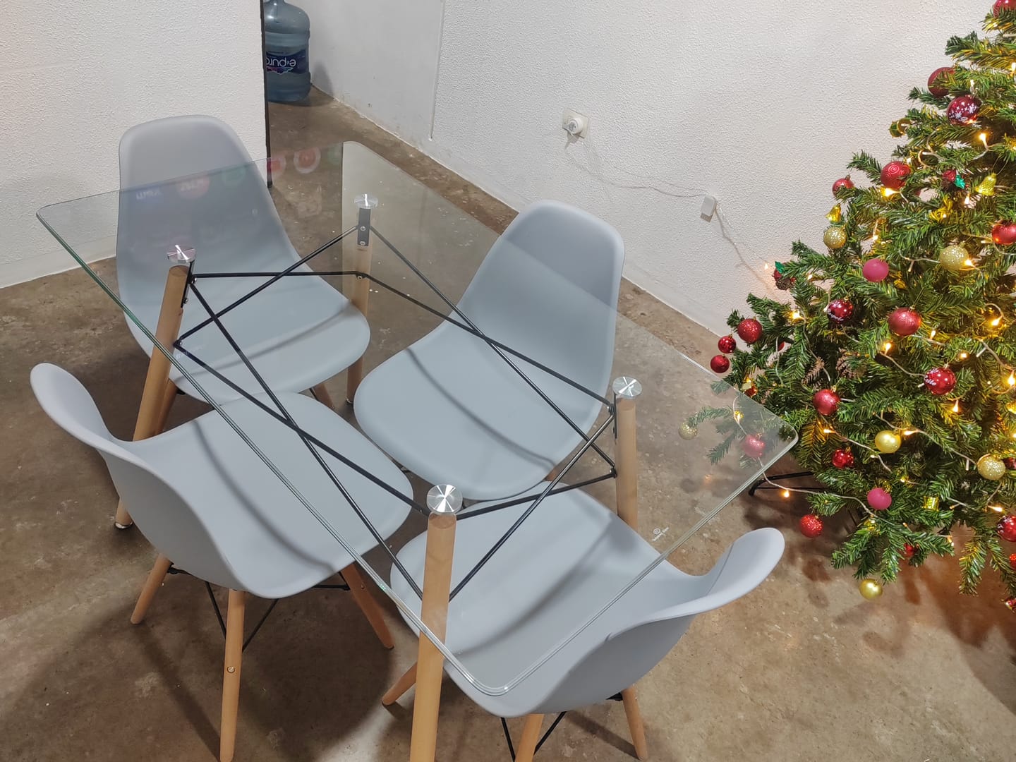 Customer photo review of Comedor Mesa T5 + 4 Sillas Oslo