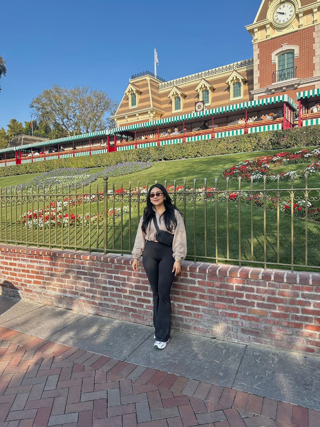 Customer photo review of W215 Vital Flare Pants