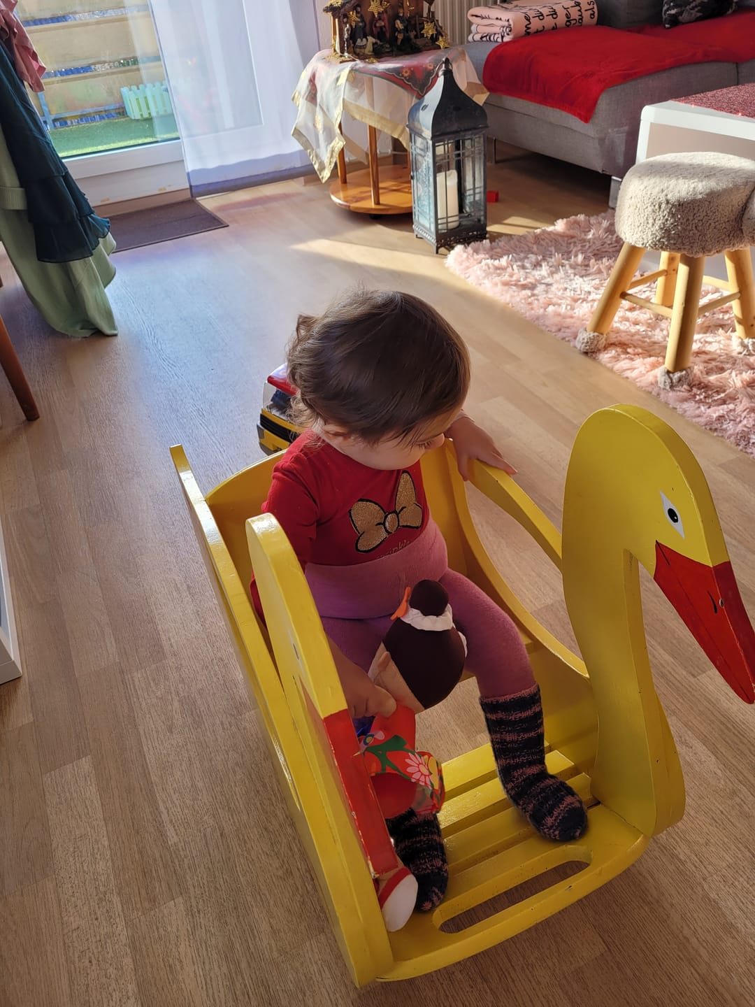 Customer photo review of Personalisierte Plüschpuppen mit Offenen Augen im Braune Haut & Rotes Blumenkleid