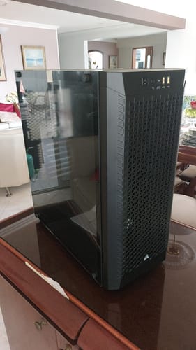 Customer photo review of Case Corsair 480T MID TOWER NEGRO/ 2xUSB 3.0/ HD AUDIO/ Frontal Malla - Lateral Vidrio