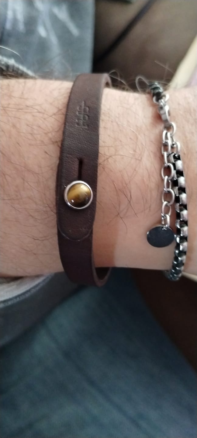 Customer photo review of Bracciale pelle io Occhio di Tigre Tulsi