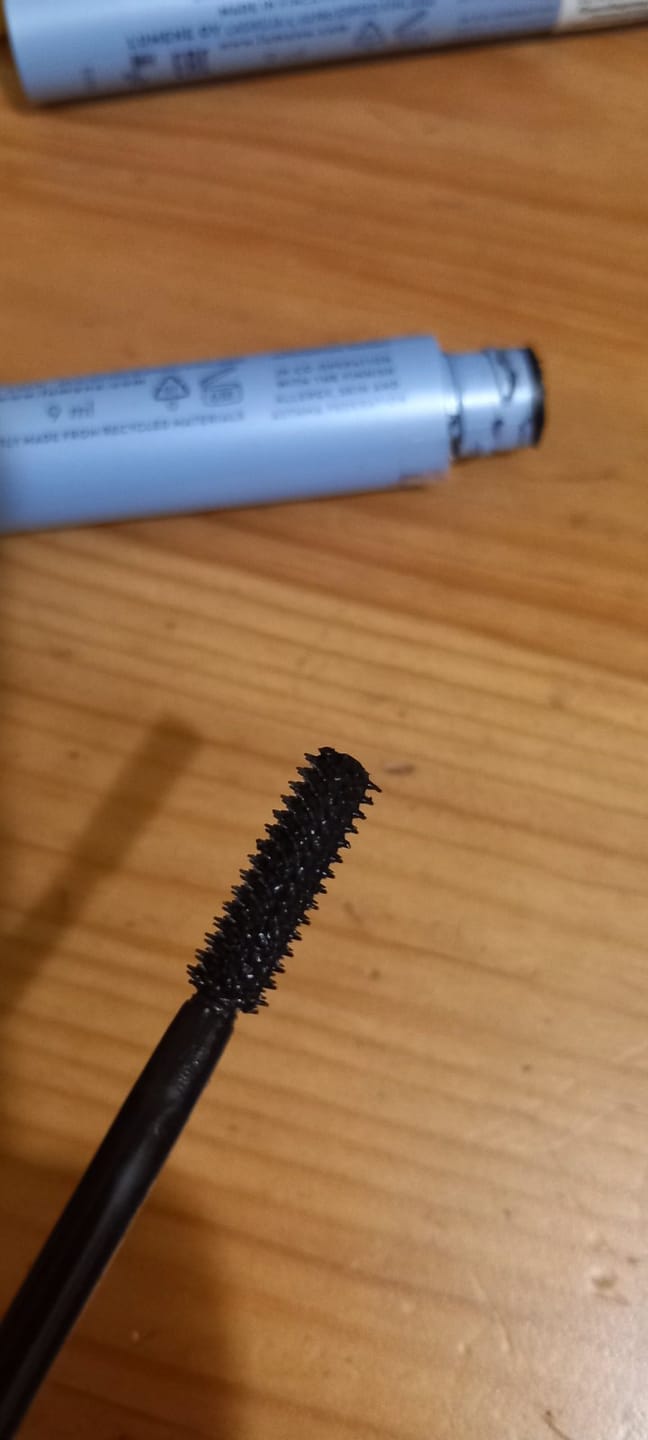 Customer photo review of Спирала за чувствителни очи „Супер oбем и дължина“ Lumene Blueberry Sensitive Volume Mascara