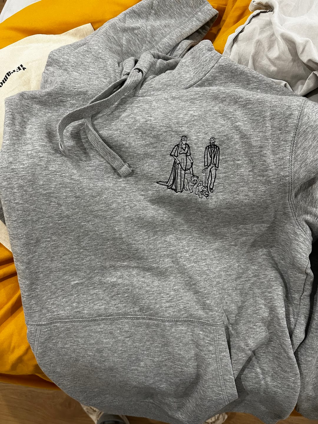 Customer photo review of Hoodie Retrato Line Art Personalizável