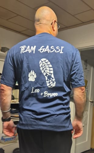 Customer photo review of Team Gassi - Personalisierbares Unisex T-Shirt Rückendruck