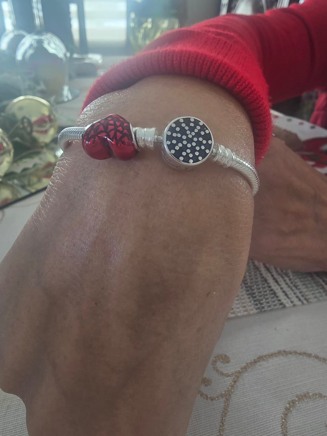 Customer photo review of Pulsera Luna Llena