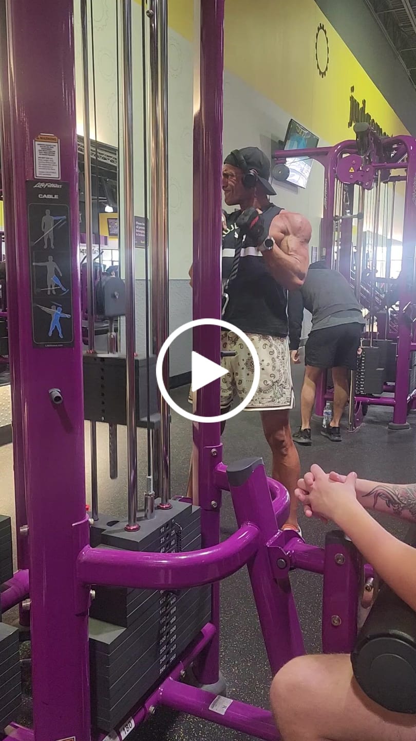 Customer video review of 132 Infamous Bandana Shorts