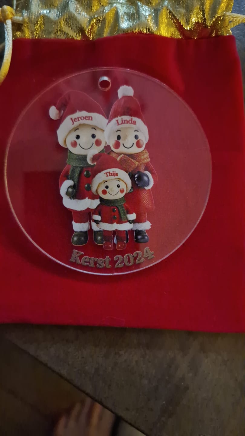 Customer photo review of Geschenkverpackung für Baumschmuck Rot/Gold