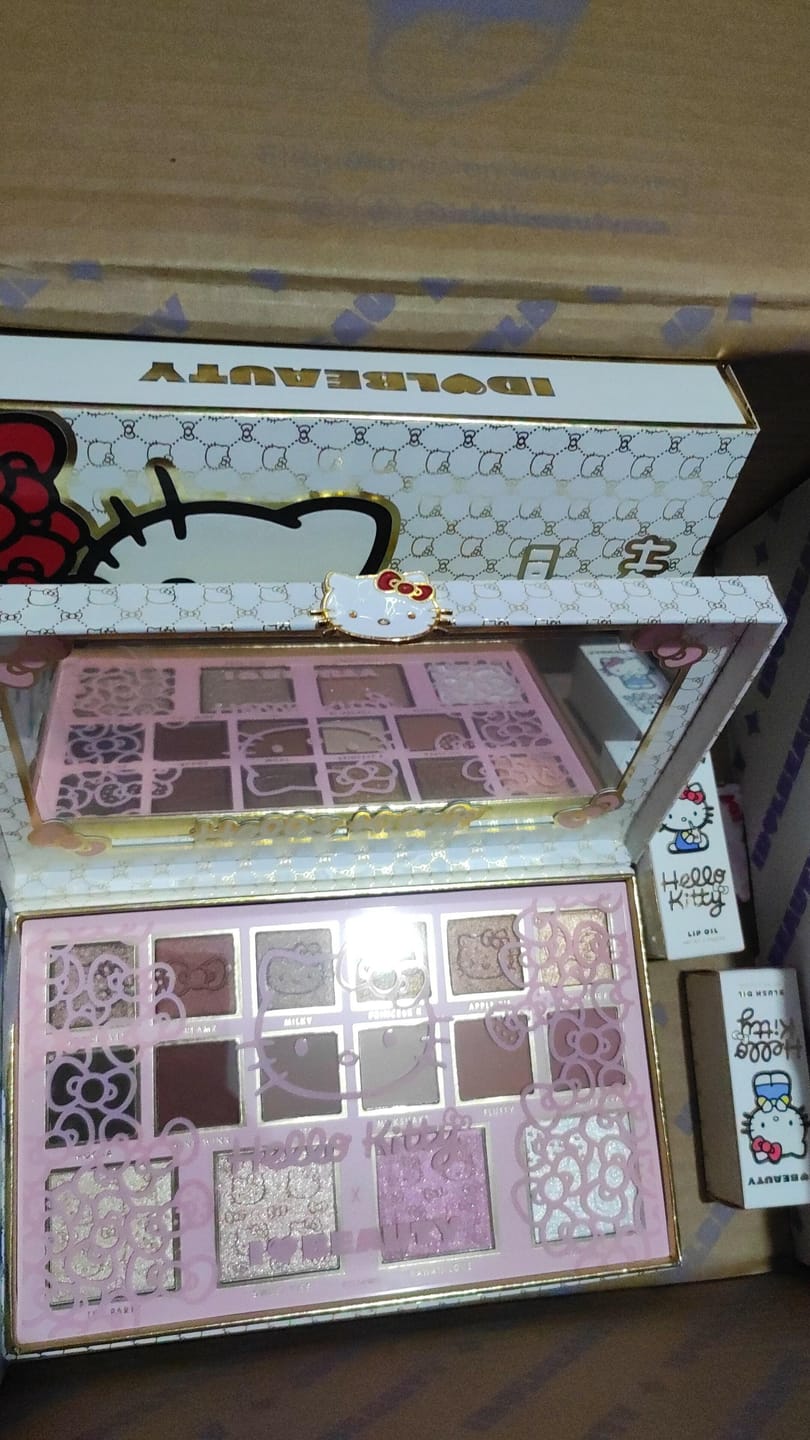 Customer photo review of Set Makeup | Hello Kitty