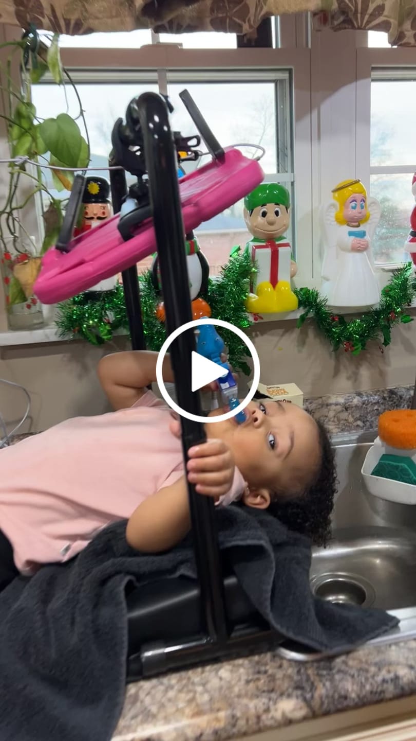 Customer video review of Ipad Holder