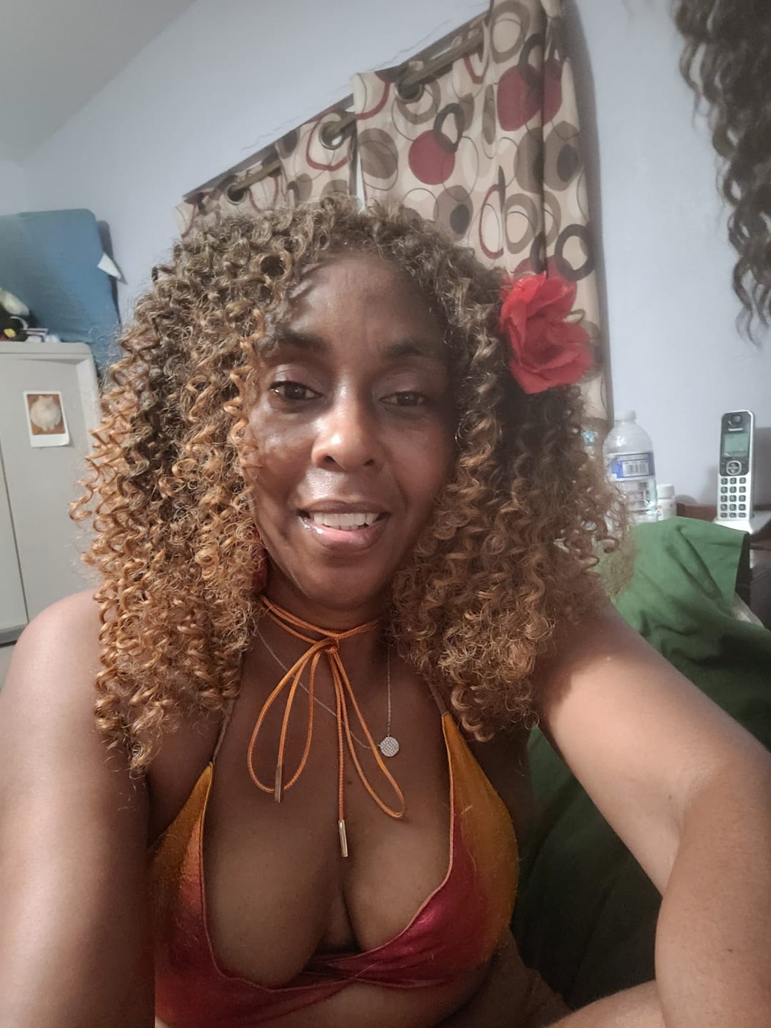 Customer photo review of Outre Human Hair Blend Big Beautiful Hair Clip In 9 - 4A KINKY CURLY