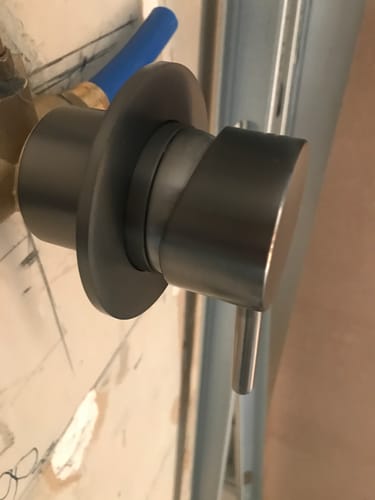 Customer photo review of Mitigeur salle de bain encastré gris brossé