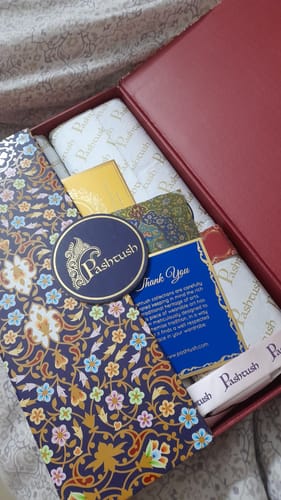 Customer photo review of Pashtush His And Her Set Of Jamawar Stole and Shawl With Premium Gift Box Packaging, Navy Blue and Maroon